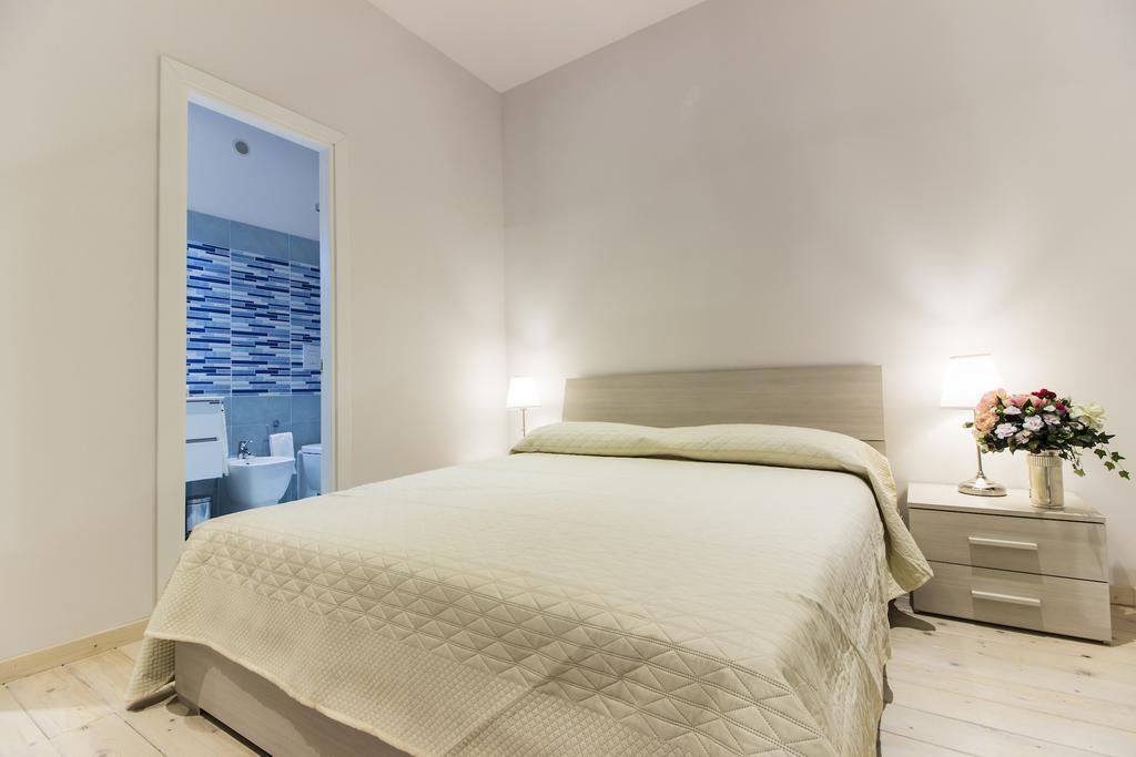 Palazzo D'Auria Aparthotel Naples Exterior photo