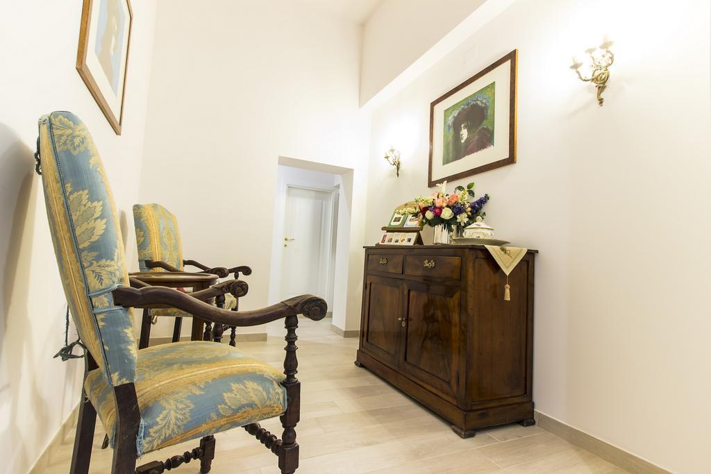Palazzo D'Auria Aparthotel Naples Exterior photo